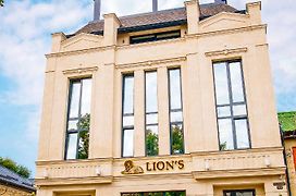 Lion'S Hotel