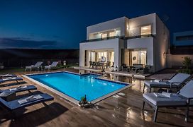 Villas Royal II With Private Pool