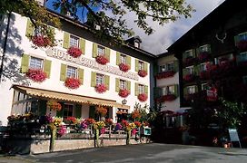 Hotel Croix d'Or et Poste - Swiss Historic Hotel