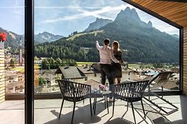 Hotel Ladinia Dolomites View