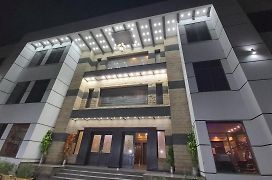 Royaute Luxury Hotel Sialkot