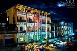 Royal Hotel Battambang Exterior photo