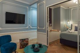 The Pompadour Suite