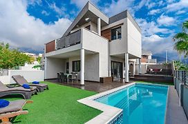 Casa independiente con piscina privada