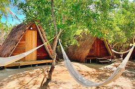 La Aldea Holbox Cabañas y Camping