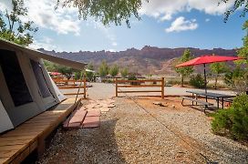 Funstays Glamping Setup Tent In Rv Park #1 Ok-T1 Moab Exterior photo