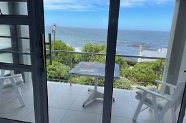 Vermont Hermanus - Views, Sunny, Right On The Sea