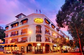The Jesselton Hotel Kota Kinabalu Exterior photo