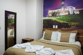 Farol Da Barra Suites E Hostel