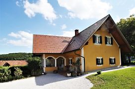 Weingut - Ferienhaus Sonja Rohrbacher