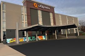 La Quinta Inn & Suites By Wyndham Tulsa Downtown - Route 66