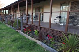 Warrawong On The Darling Wilcannia Holiday Park