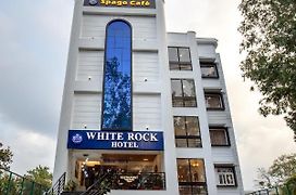 Hotel White Rock By The Solitaire Hospitality