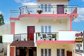 Aakash Rooms And Cottages,