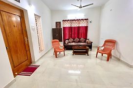 Truelife Homestays - Alamelu Avenue - Fully Furnished Ac 2Bhk Apartments In Tirupati - Walkable To Restaurants & Super Market - Fast Wifi - Kitchen - Easy Access To Airport, Railway Station, Sri Padmavathi & Tirumala Temple