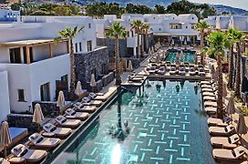 Radisson Blu Zaffron Resort, Santorini (Adults Only)