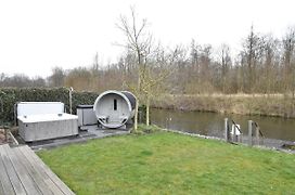 Modern Villa in Harderwijk with Sauna&Jacuzzi