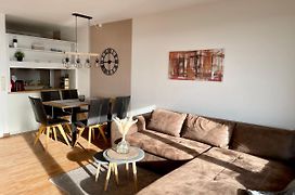 Modern ausgestattetes Apartment mit Panoramablick