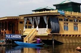 Heritage Shreen Houseboat