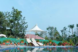 Srinikethana Home Stay With Swimming Pool