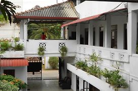 Shanith Guesthouse Negombo Exterior photo