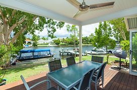 Noosa Entrance Waterfront Resort