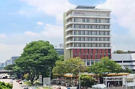 Aqueen Hotel Paya Lebar Singapore Exterior photo