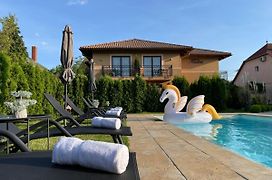 Villa Aruba & Private Spa Suites