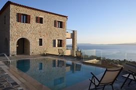 Villa Dafni - Infinite Sea Vistas With Private Pool