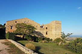 Castello Montelagello 5 posti letto.