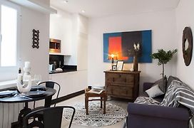 City Center Trendy & Charming Private Apartment