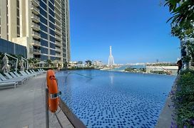 Luxurious Apartments Dubai Marina Views - Pool & Gym By Sojo Stay