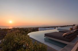 Este Luxury Suites Fira (Santorini) Exterior photo
