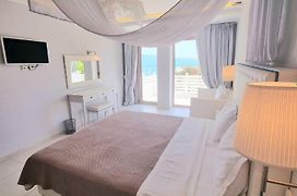 Enjoy Lichnos Bay Village, Camping, Hotel And Apartments