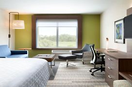 Holiday Inn Express & Suites - Canton, An Ihg Hotel