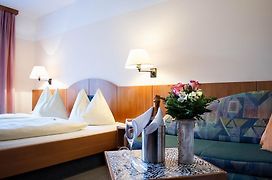Hotel Edlingerwirt - Sauna&Golfsimulator inklusive