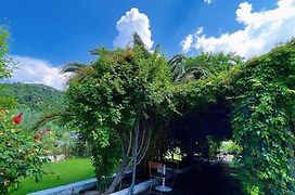 Garden Villa Naza