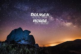 La cura Dolmen House
