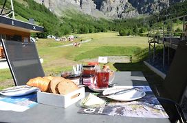 Campingplatz Mit Restaurant & Sportarena Leukerbad