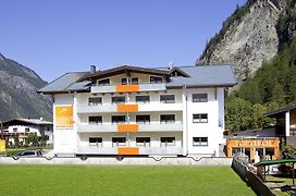Top Tirol Appartement Langenfeld Exterior photo