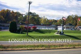 Longhouse Lodge Motel