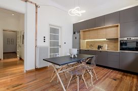 3Bdr Modern Design & Bright Interiors In Plaka