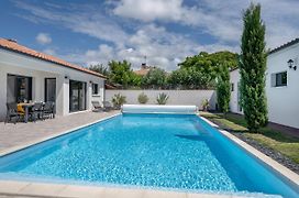 Maison recente de plain-pied avec piscine a La Plaine sur Mer