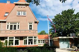 Bed&breakfast in characteristic villa near Zandvoort/ Amsterdam