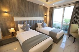 Hotel Keshav Residency Near Medanta Pure Veg