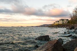 Beacon Pointe On Lake Superior