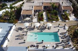 Small Luxury Apartments Pool And Sea View - Stella Del Mare