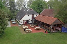 Farmhouse Linde, boerderij in Drenthe voor 15 tot 36 personen