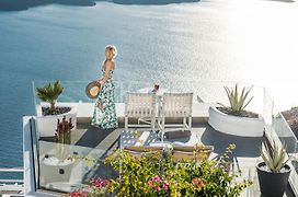 On The Rocks - Small Luxury Hotels Of The World Imerovigli (Santorini) Exterior photo