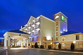 Holiday Inn Express & Suites Asheville Sw - Outlet Ctr Area, An Ihg Hotel
